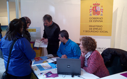 Imagen fondo - Azoka, Ekimena Da eta Enplegu Zamora2015