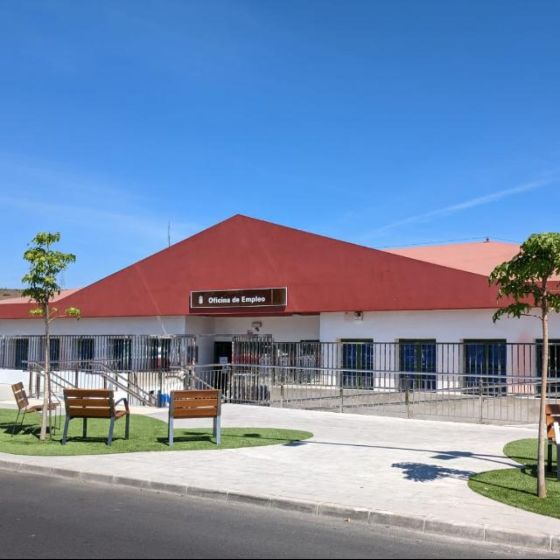 Foto de la fachada de la oficina de Arrecife del Servicio Canario de Empleo