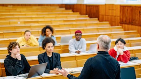 9 pexels yan krukau 8197534