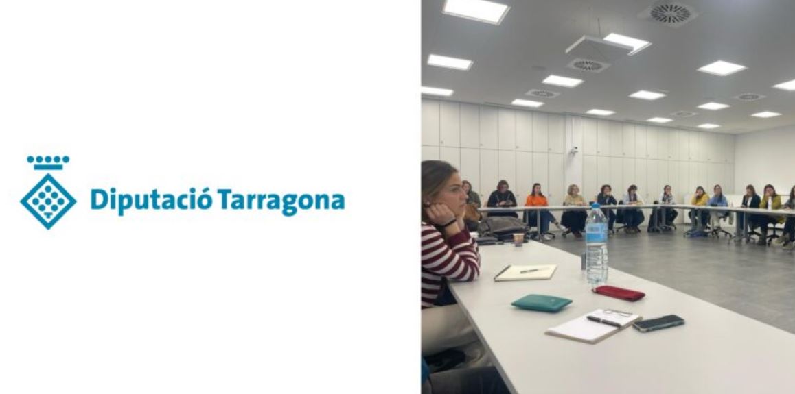 Imagen del logo de la Diputación de Tarragona y de una mesa con mujeres reunidas